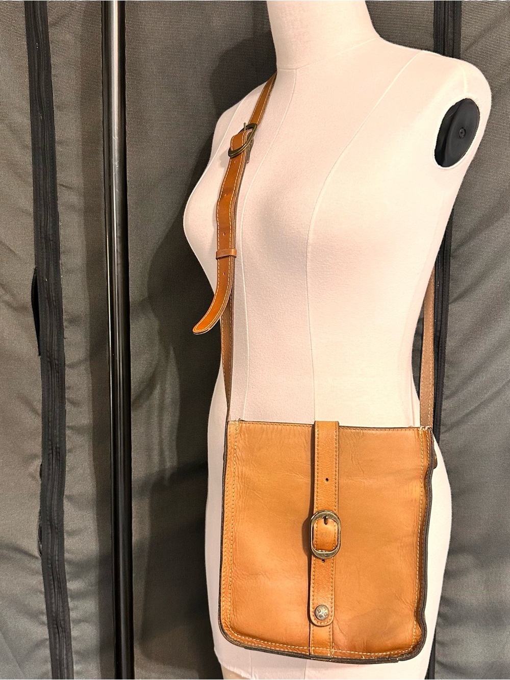 Patricia Nash Venezia Purse Tan Italian Leather Pouch Slim Crossbody Bag Vintage